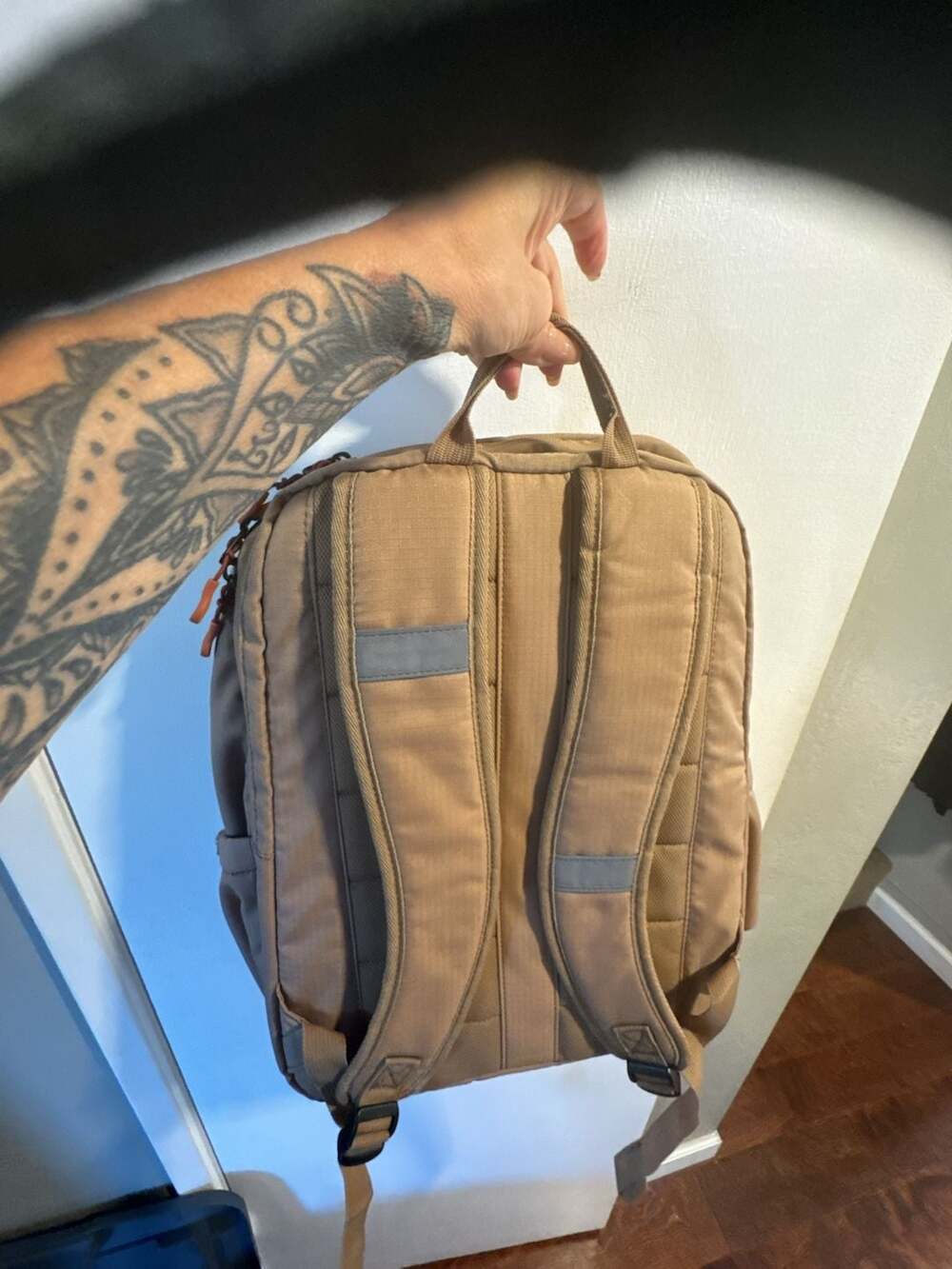 Embark Basic 16 Backpack - Picture 4 of 8